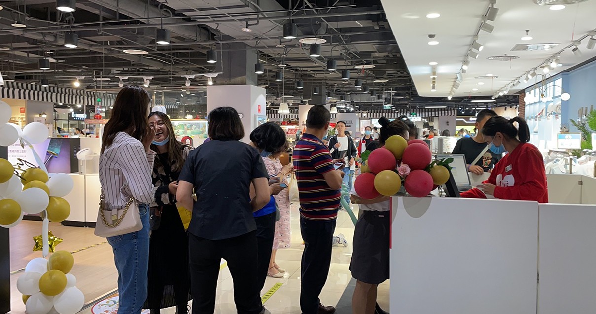 昆明人生就是搏百货