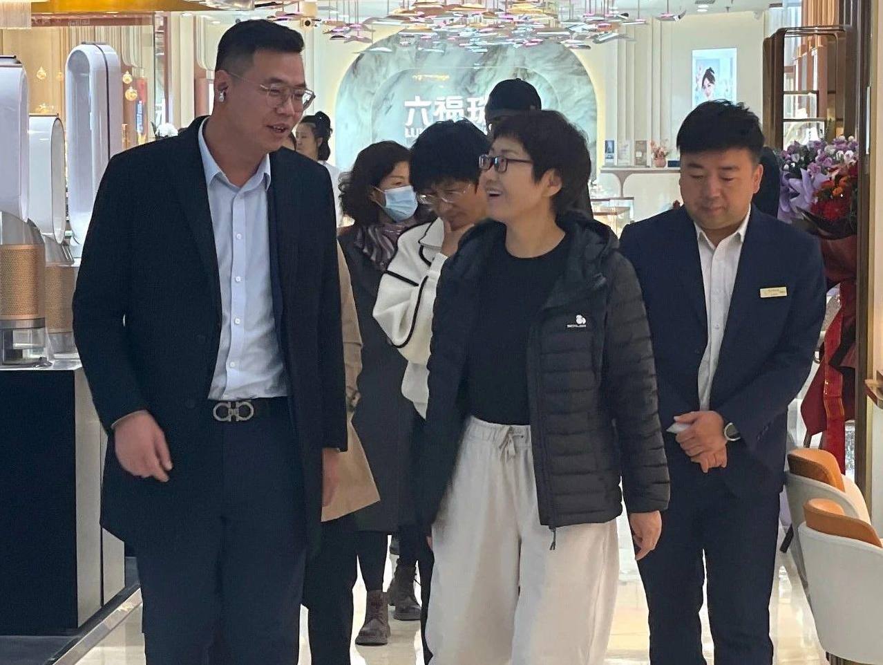 17316372121360316651280_962